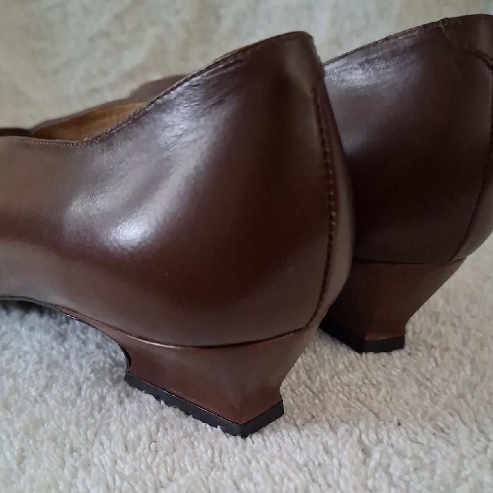 Elegant Brown Women's‎ Shoes - Picture 7 of 9